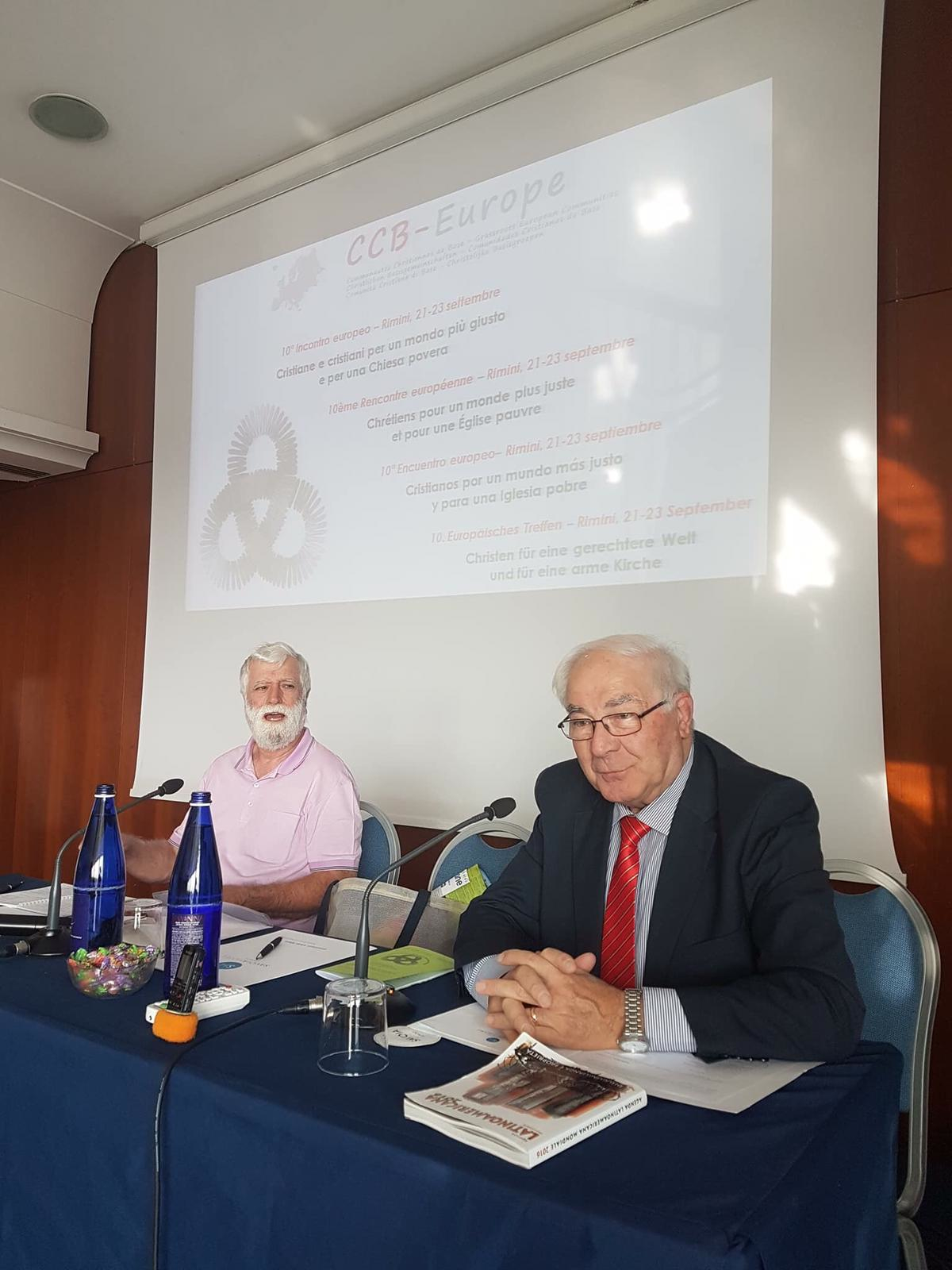 Massimiliano Tosato Koordinator der Europ. Basisgemeinden und Prof. Riccardo Petrella Vortrag Wege zur Bekämpfung einer immer ungerechteren globalen Gesellschaft